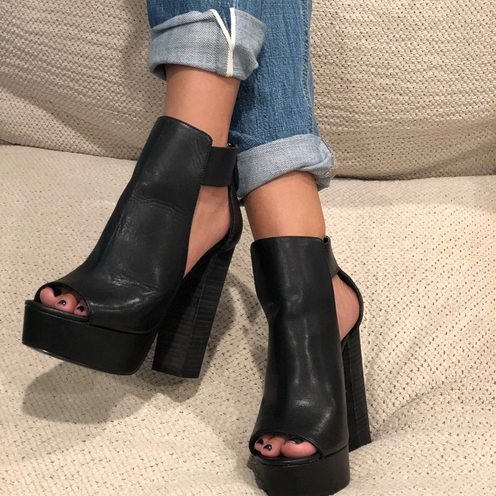 Steve Madden Definit  Platform Heels